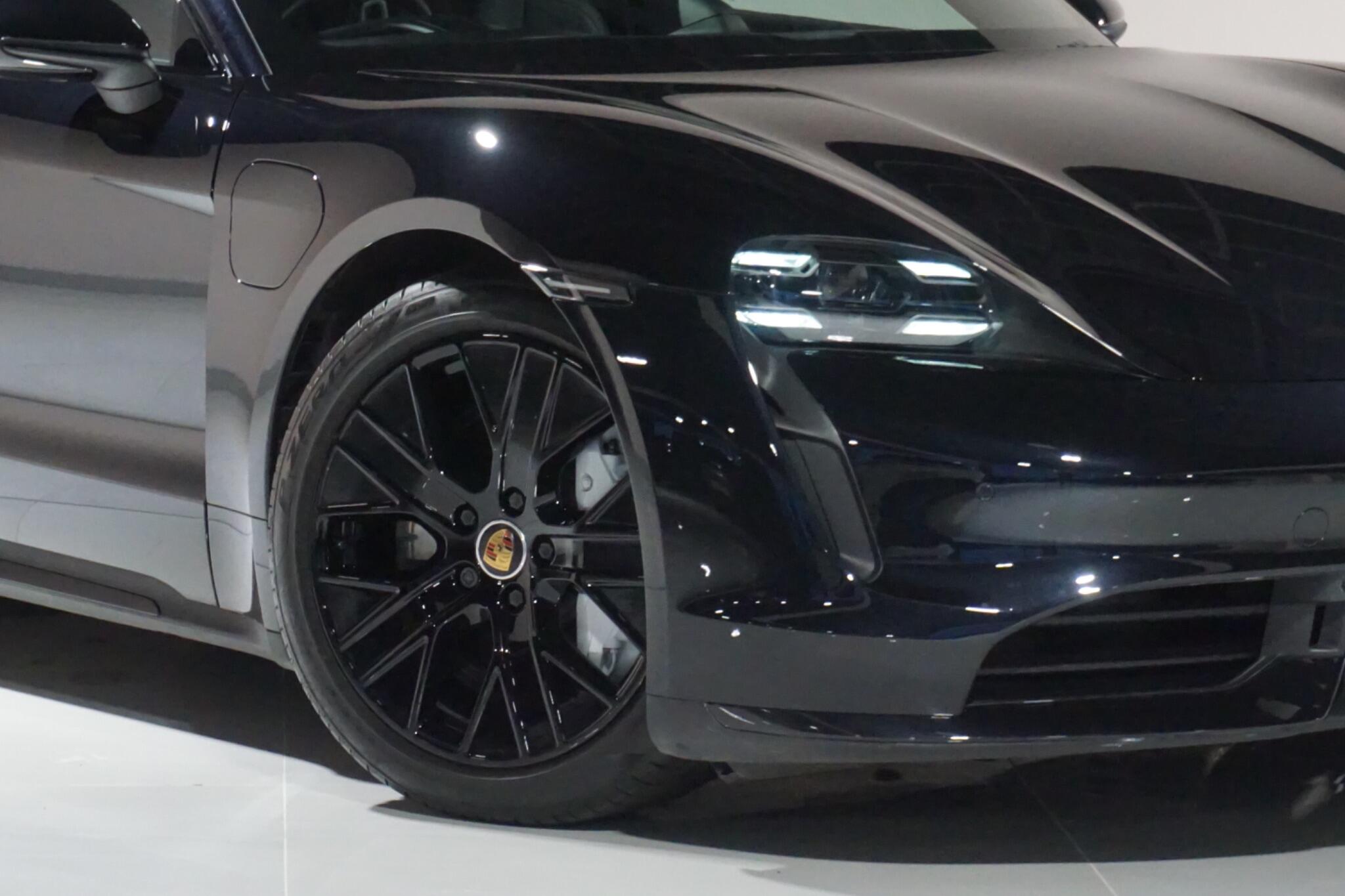 Porsche Taycan Performance Plus 93.4kWh Turbo Saloon 4dr Electric Auto 4WD (680 ps)